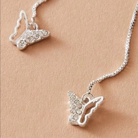 🆕 Rhinestone Butterfly Threader Earrings - Picture 3 of 4